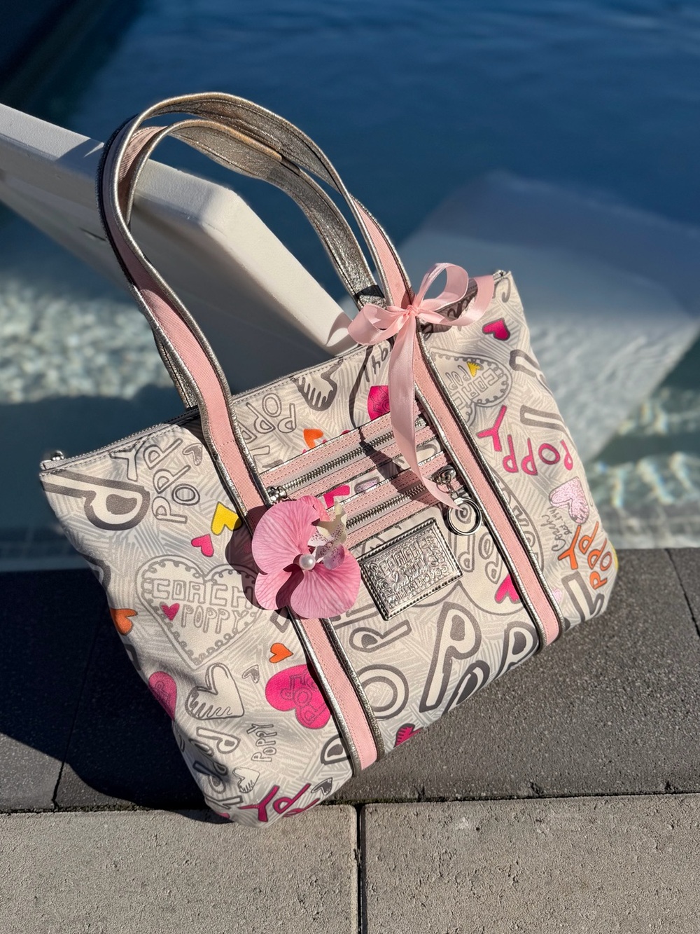 🩷 vintage Coach Poppy Graffiti Tote Bag